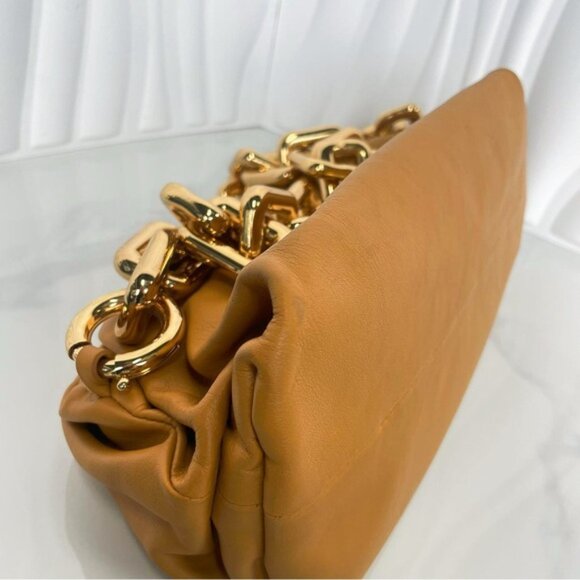 Bottega Veneta Chain Pouch Caramel Leather Bag - Picture 10 of 11